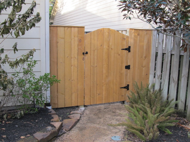 Wood Fence Gate Staining project photo in Houston Area, TX